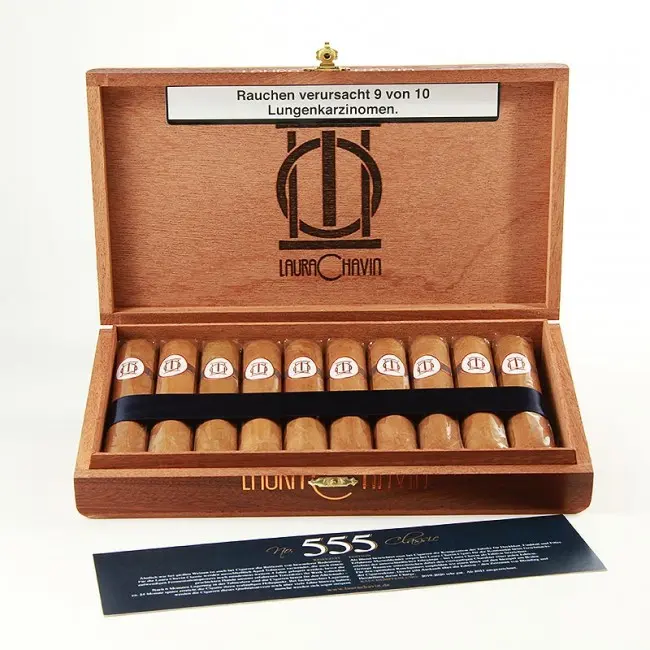 Laura Chavin Classic Line No. 555 Grand Robusto - Box of 10 Cigars 